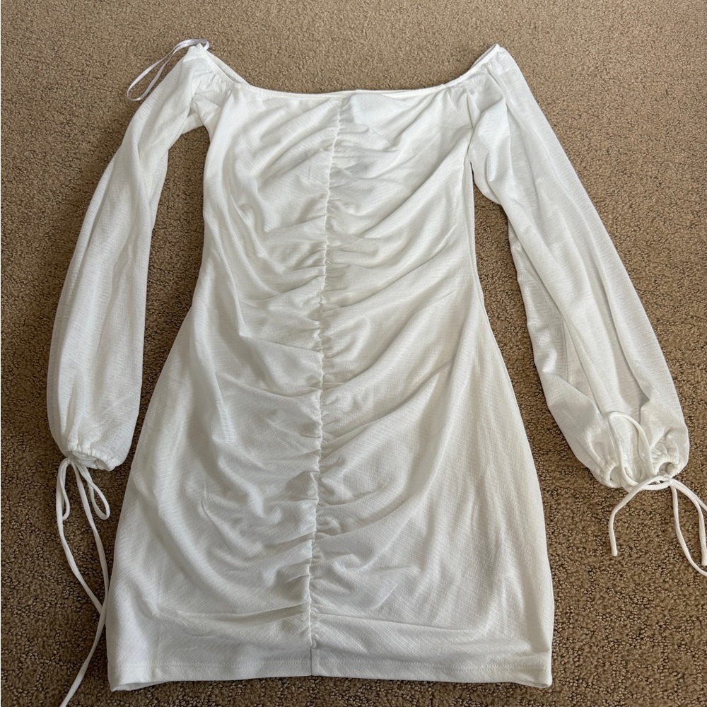 Bodycon mini white dress